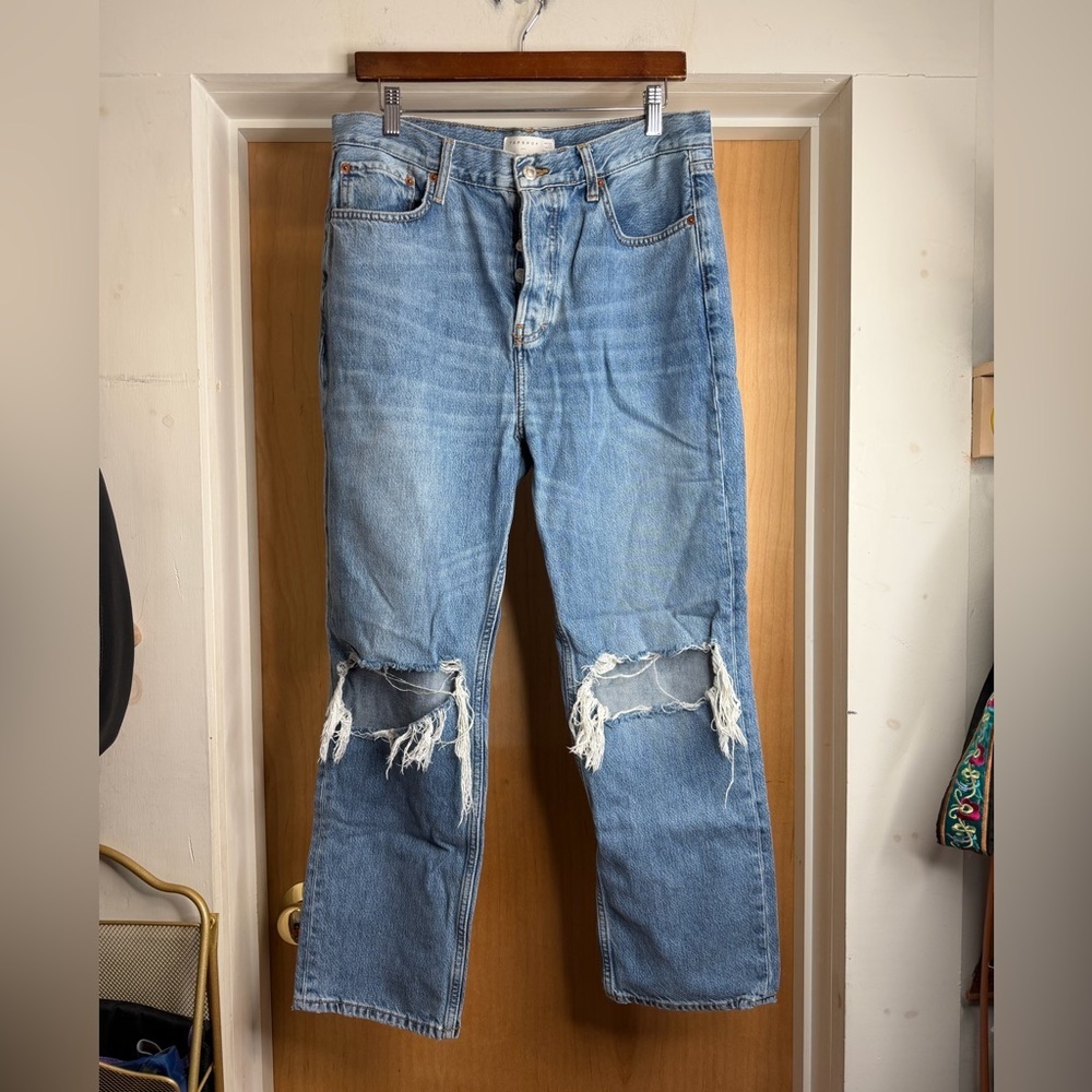 Topshop Women’s Blue Dad Jeans Distressed Ripped Knee Denim. Size: W30